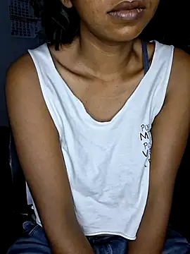 Snapshot of sunny_sweet chatting on June 27, 1:11 am sunny sweet online show from June 27, 1:11 am