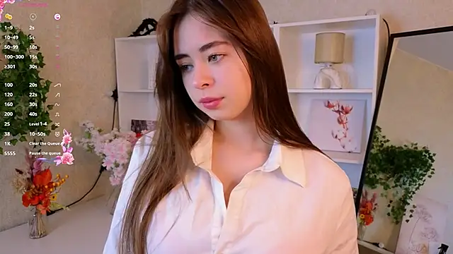 TraciMyntti online show from November 18, 1:21 am