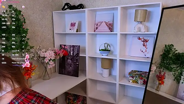 TraciMyntti online show from November 28, 1:39 am