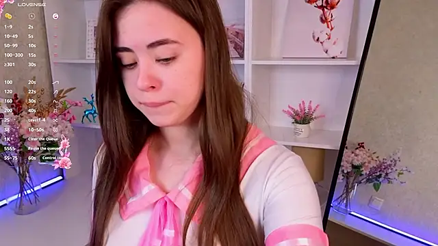 TraciMyntti online show from January 18, 1:31 am