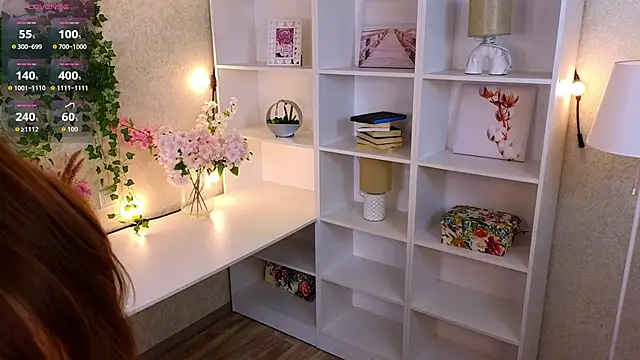 TraciMyntti online show from October 3, 1:09 am