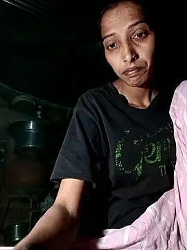 Snapshot of Pinki_thakur_1 chatting on April 22, 9:43 pm Pinki thakur 1 online show from April 22, 9:43 pm