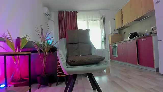 Snapshot of melanie_wayy chatting on September 12, 3:12 pm melanie wayy online show from September 12, 3:12 pm