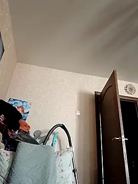 ivorywhisper online show from October 3, 6:48 am