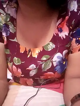 Snapshot of TINASONI chatting on October 19, 1:41 am TINASONI online show from October 19, 1:41 am