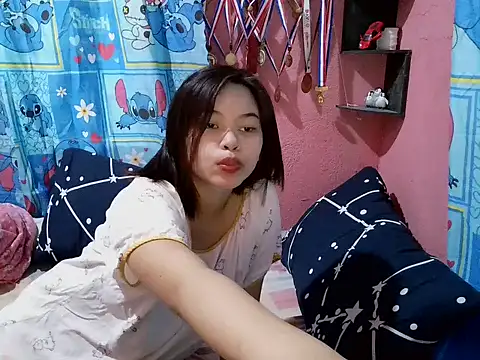 nanagrl online show from April 19, 8:48 am