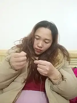 miumiu 00 online show from February 5, 12:12 pm