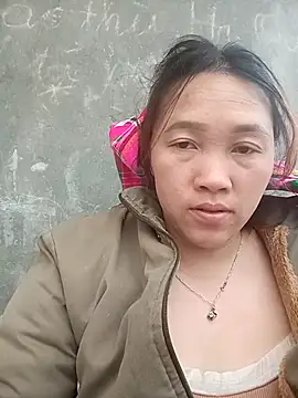 miumiu 00 online show from February 18, 1:47 am