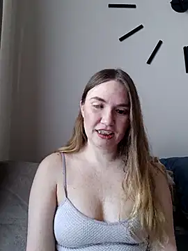 KisaVixen online show from February 28, 1:00 pm