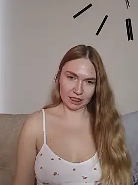 KisaVixen online show from May 18, 2:44 pm