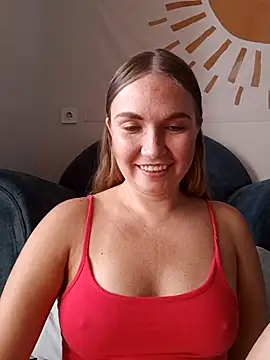 Snapshot of KisaVixen chatting on September 18, 10:40 am KisaVixen online show from September 18, 10:40 am