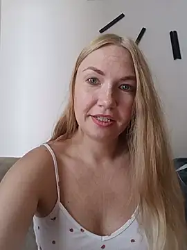 KisaVixen online show from July 17, 9:28 am