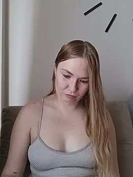 KisaVixen online show from June 26, 1:28 pm