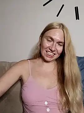 KisaVixen online show from July 18, 9:56 pm