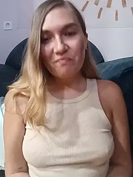 Snapshot of KisaVixen chatting on September 8, 5:34 pm KisaVixen online show from September 8, 5:34 pm