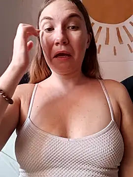 Snapshot of KisaVixen chatting on October 30, 9:07 am KisaVixen online show from October 30, 9:07 am