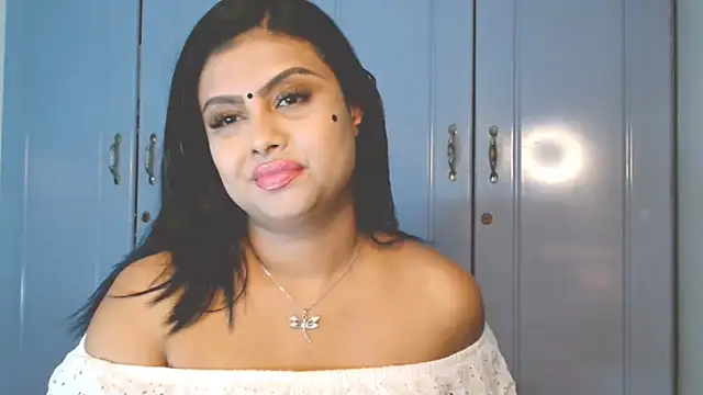 Snapshot of Indian_GlowingMiax chatting on October 6, 6:19 pm Indian GlowingMiax online show from October 6, 6:19 pm