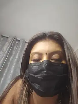 Snapshot of Indian_GlowingMiax chatting on June 26, 10:37 pm Indian GlowingMiax online show from June 26, 10:37 pm