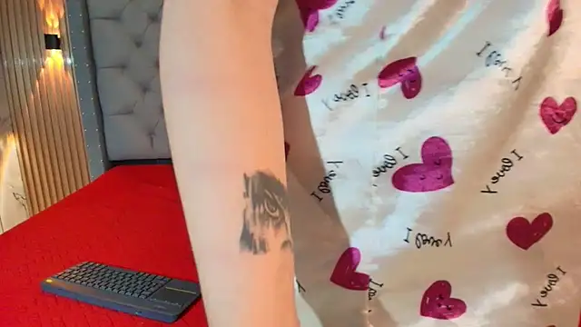 Suxan White  online show from October 7, 12:06 pm