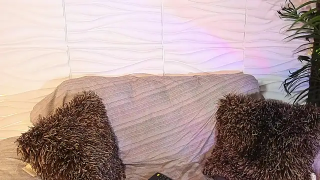 Suxan White  online show from April 9, 7:53 pm