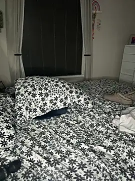 MysteriousMylaX online show from October 29, 6:40 pm