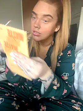 MysteriousMylaX online show from November 20, 2:18 pm