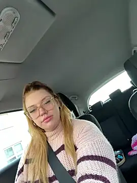 MysteriousMylaX online show from February 17, 10:45 am