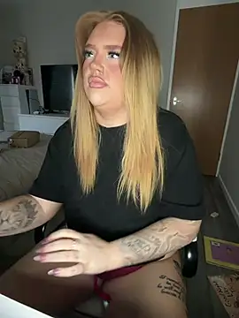 MysteriousMylaX online show from April 9, 2:01 pm