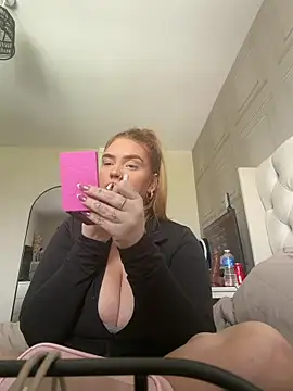 MysteriousMylaX online show from April 8, 2:18 pm