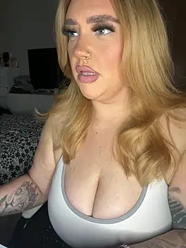 MysteriousMylaX online show from October 28, 4:50 pm