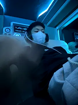 linh21107 online show from November 10, 11:26 am