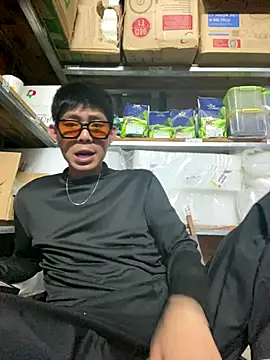 linh21107 online show from November 5, 6:27 am