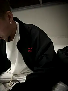 linh21107 online show from November 27, 10:27 am