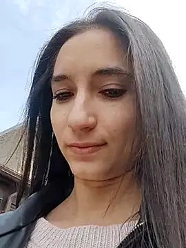 CarolinaBlair online show from April 13, 11:36 am