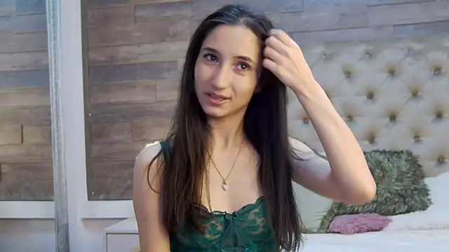 CarolinaBlair online show from October 26, 5:30 am