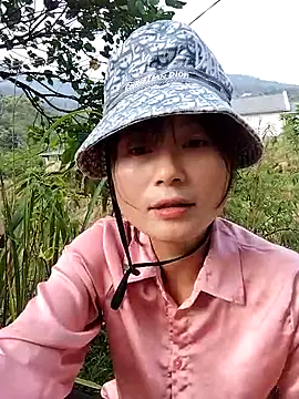 linda bae00 online show from October 12, 1:40 am