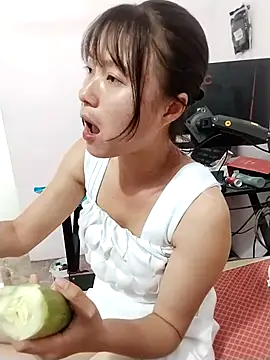 linda bae00 online show from October 15, 7:38 am