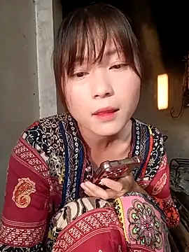 linda bae00 online show from May 4, 11:07 pm