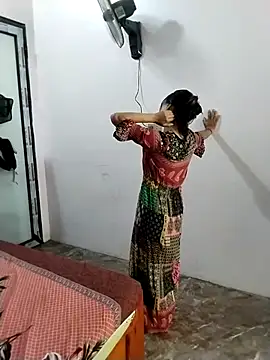 linda bae00 online show from September 24, 7:15 am