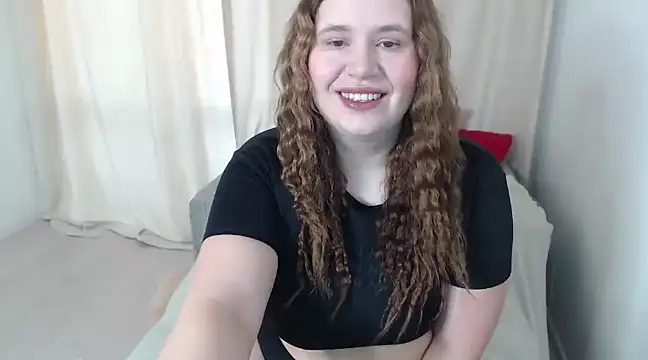 Snapshot of AdelinaLawson chatting on March 5, 4:56 am AdelinaLawson online show from March 5, 4:56 am