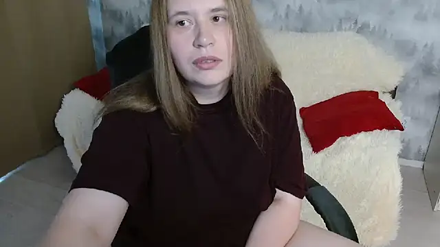 Snapshot of AdelinaLawson chatting on June 13, 8:45 am AdelinaLawson online show from June 13, 8:45 am
