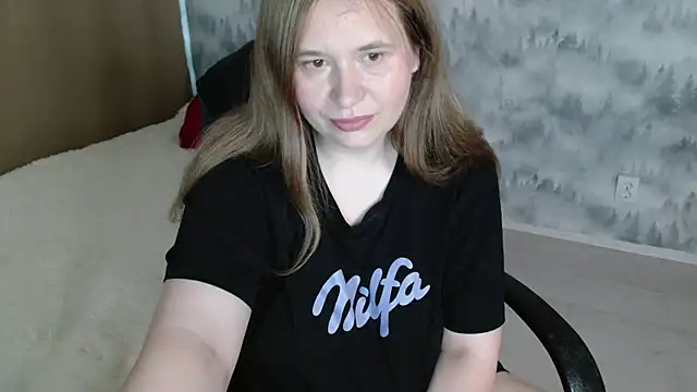 Snapshot of AdelinaLawson chatting on June 22, 6:21 am AdelinaLawson online show from June 22, 6:21 am