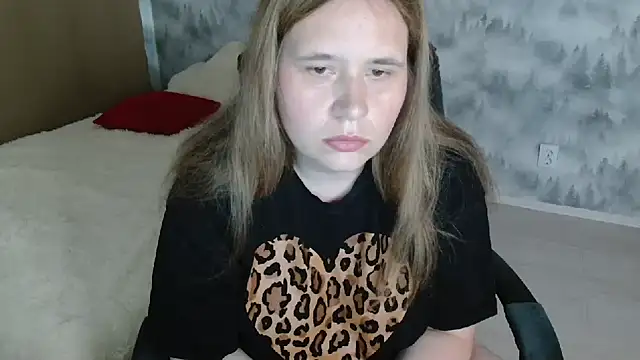 Snapshot of AdelinaLawson chatting on July 8, 8:15 am AdelinaLawson online show from July 8, 8:15 am