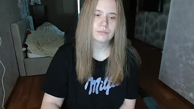 AdelinaLawson online show from May 13, 4:52 am