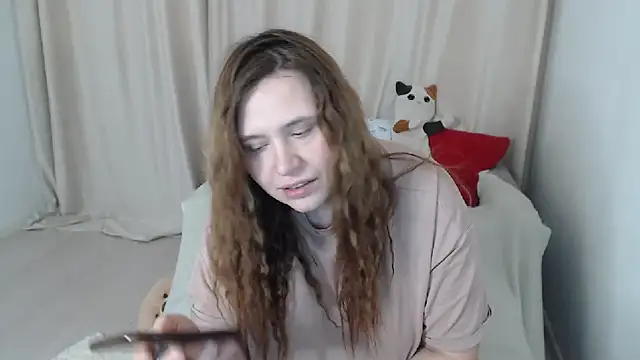 Snapshot of AdelinaLawson chatting on March 5, 4:24 pm AdelinaLawson online show from March 5, 4:24 pm