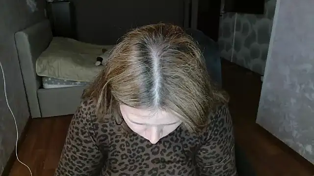 AdelinaLawson online show from May 13, 4:58 pm