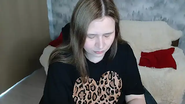 Snapshot of AdelinaLawson chatting on June 12, 2:53 am AdelinaLawson online show from June 12, 2:53 am