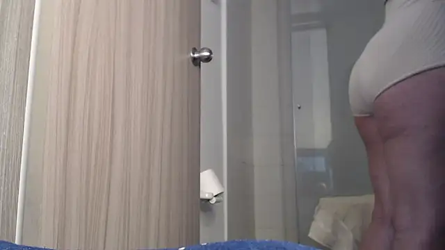   abrill   online show from February 27, 9:14 pm