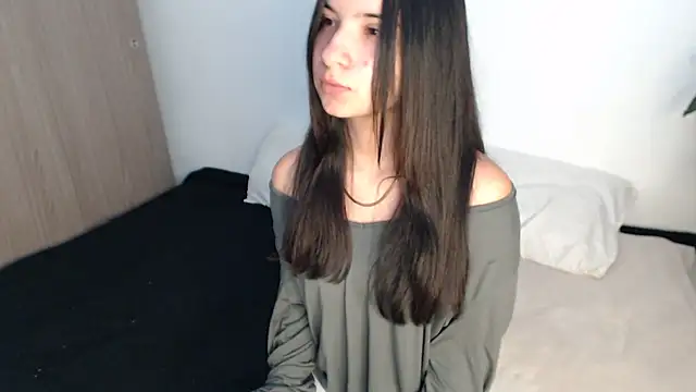   abrill   online show from October 27, 8:32 pm