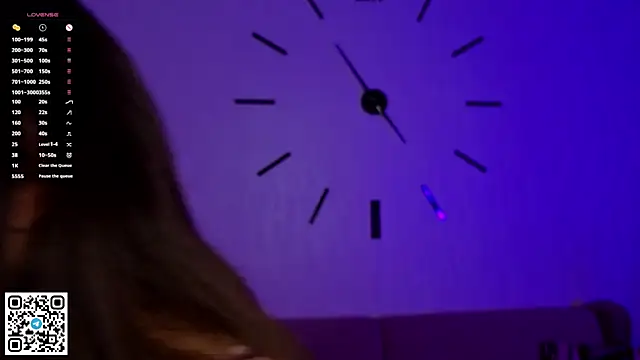 AlberthaEscue online show from November 3, 4:07 am